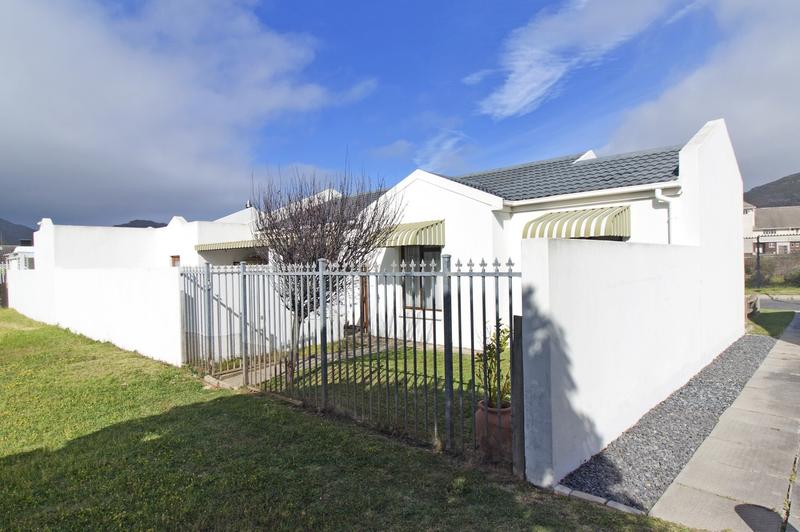 2 Bedroom Property for Sale in Fish Hoek Western Cape